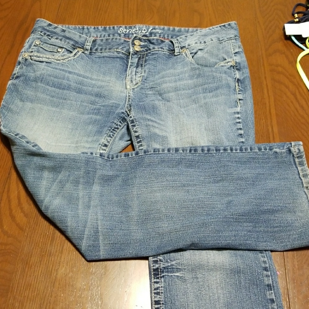 Series 31 Amethyst boot cut double button jean 18